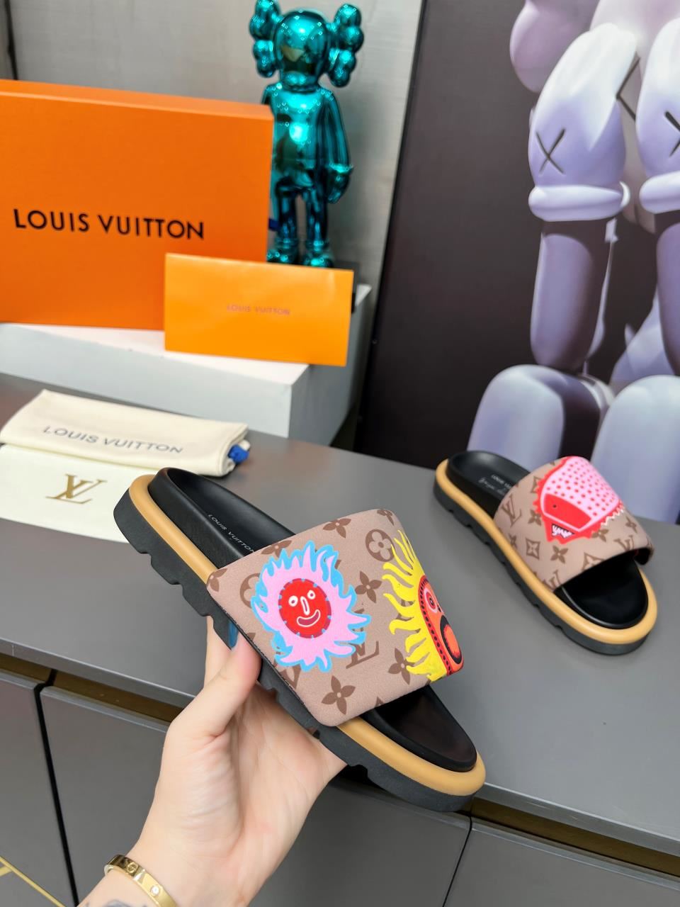 Louis Vuitton Slippers